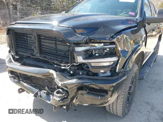 2022 Ram 2500 Laramie z VIN 3C6UR5FL0NG104956, wystawiony jako IAAI lot #41936160 z przebiegiem 57 188 mil mil oraz . Historia ofert i sprzedaży dostępna na DreamBid. Obrazek 6.