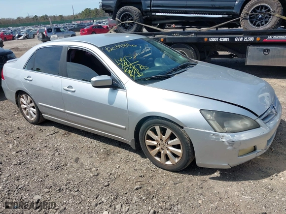 2006 Honda Accord Sdn LX SE with VIN 1HGCM56326A173765, listed as a IAAI auction lot 42039896 with 144,749 mi miles. Bid and sale history available at carsss.com. Image 1.