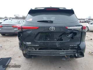 2023 Toyota Highlander L with VIN 5TDKDRBH8PS504579, listed as a IAAI auction lot 41418488 with 23,812 mi miles. Bid and sale history available at carsss.com. Image 17.