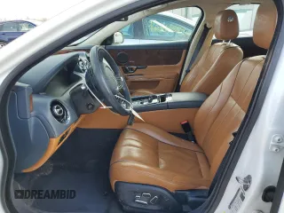 2015 Jaguar XJ Portfolio z VIN SAJWJ2GD5F8V77355, wystawiony jako Copart lot #47214835 z przebiegiem 73 202 mil mil oraz Szkoda całkowita • Salvage title. Historia ofert i sprzedaży dostępna na DreamBid. Obrazek 7.