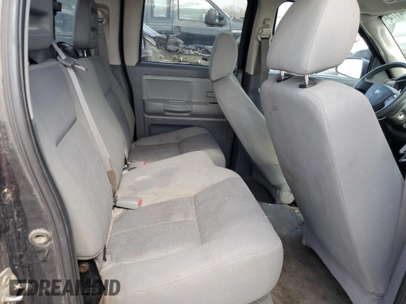 2006 Dodge Dakota SLT z VIN 1D7HW48N36S507891, wystawiony jako Copart lot #49534175 z przebiegiem 201 034 mil mil oraz Czysty tytuł • Clean title. Historia ofert i sprzedaży dostępna na DreamBid. Obrazek 10.