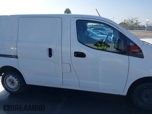 2015 Nissan NV200 SV with VIN 3N6CM0KN0FK730306, listed as a IAAI auction lot 41642872 with 128,344 mi miles. Bid and sale history available at carsss.com. Image 13.
