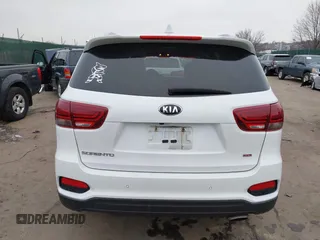 2019 Kia Sorento LX with VIN 5XYPGDA30KG548829, listed as a IAAI auction lot 41560273 with 72,923 mi miles. Bid and sale history available at carsss.com. Image 17.