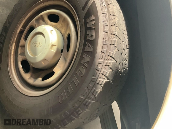 2011 Ford F-350 XL with VIN 1FTBF3A68BEC07804, listed as a IAAI auction lot 42621182 with 199,734 mi miles and . Bid and sale history available at DreamBid. Image 16.