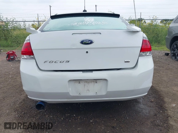 2008 Ford Focus SE z VIN 1FAHP33N68W227957, wystawiony jako IAAI lot #42321209 z przebiegiem Nie podano mil oraz . Historia ofert i sprzedaży dostępna na DreamBid. Obrazek 17.