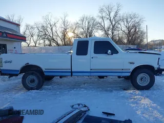 1997 Ford F-250 HD with VIN 1FTHX26F1VEA49739, listed as a IAAI auction lot 41238799 with 337,959 mi miles. Bid and sale history available at carsss.com. Image 14.
