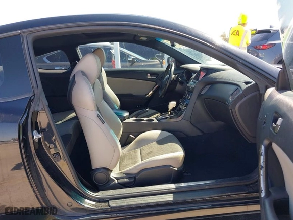 2013 Hyundai Genesis Coupe 2.0T R-Spec with VIN KMHHT6KD1DU096714, listed as a IAAI auction lot 41769934 with 96,532 mi miles. Bid and sale history available at carsss.com. Image 5.