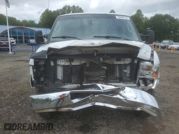 2013 Ford Econoline Cargo Commercial z VIN 1FTNE2EW7DDA53888, wystawiony jako Copart lot #58462125 z przebiegiem 137 664 mil mil oraz Szkoda całkowita • Salvage title. Historia ofert i sprzedaży dostępna na DreamBid. Obrazek 5.
