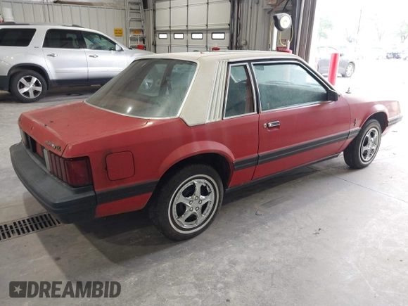 1982 Ford Mustang z VIN 1FABP10A9CF188186, wystawiony jako IAAI lot #42399298 z przebiegiem 88 424 mil mil oraz . Historia ofert i sprzedaży dostępna na DreamBid. Obrazek 4.