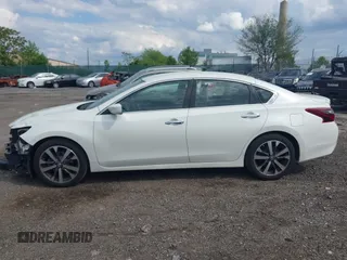 2017 Nissan Altima SR z VIN 1N4AL3AP5HC193030, wystawiony jako IAAI lot #42230730 z przebiegiem 93 001 mil mil oraz . Historia ofert i sprzedaży dostępna na DreamBid. Obrazek 13.