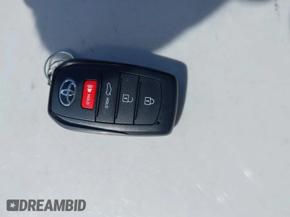 2025 Toyota Camry LE z VIN 4T1DBADK4SU011099, wystawiony jako IAAI lot #41949441 z przebiegiem 1 548 mil mil oraz . Historia ofert i sprzedaży dostępna na DreamBid. Obrazek 11.