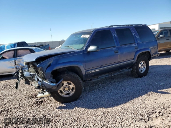 2000 Chevrolet Tahoe Z71 with VIN 1GNEK13R7YR152646, listed as a Copart auction lot 79464414 with 199,966 mi miles and Salvage title. Bid and sale history available at DreamBid. Image 1.