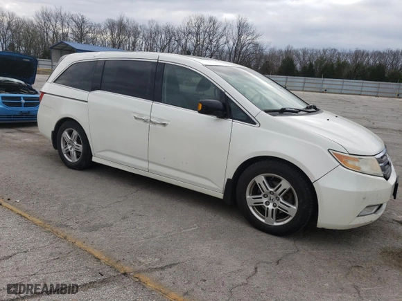 2013 Honda Odyssey Touring with VIN 5FNRL5H99DB011049, listed as a Copart auction lot 50626405 with 159,784 mi miles and Salvage Title. Bid and sale history available at carsss.com. Image 4.