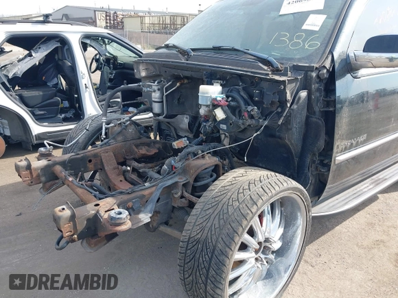 2008 Cadillac Escalade z VIN 1GYFK63828R141386, wystawiony jako IAAI lot #42069821 z przebiegiem Nie podano mil oraz . Historia ofert i sprzedaży dostępna na DreamBid. Obrazek 6.