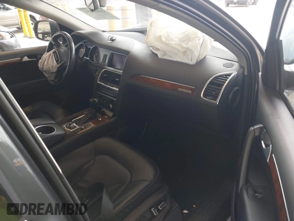 2014 Audi Q7 3.0L TDI Premium with VIN WA1CMAFE7ED017740, listed as a IAAI auction lot 41959691 with 112,521 mi miles. Bid and sale history available at carsss.com. Image 5.