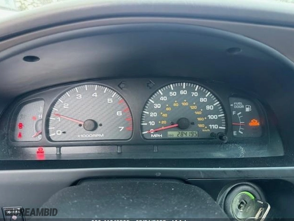 2000 Toyota 4Runner SR5 with VIN JT3HN86R2Y0263096, listed as a IAAI auction lot 41649205 with 284,195 mi miles. Bid and sale history available at carsss.com. Image 7.