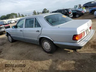 1988 Mercedes-Benz 420 420SEL with VIN WDBCA35D7JA372078, listed as a Copart auction lot 86018264 with 237,699 mi miles and Clean Title. Bid and sale history available at carsss.com. Image 2.