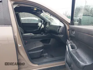 2023 Nissan Pathfinder SV z VIN 5N1DR3BD7PC267357, wystawiony jako IAAI lot #41995557 z przebiegiem 39 603 mil mil oraz . Historia ofert i sprzedaży dostępna na DreamBid. Obrazek 5.