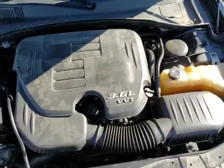 2016 Chrysler 300 C с VIN 2C3CCAEG9GH342833, выставлен на аукционе Copart как лот 85497515 с пробегом 108 441 миль миль и Чистый • Clean title. История ставок и продаж доступна на DreamBid. Изображение 13.