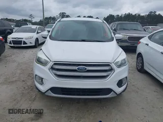2017 Ford Escape SE with VIN 1FMCU0GD2HUB03804, listed as a IAAI auction lot 41842496 with 197,373 mi miles. Bid and sale history available at carsss.com. Image 11.