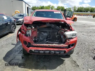 2017 Toyota Tacoma SR5 z VIN 5TFAZ5CN2HX025077, wystawiony jako Copart lot #57131105 z przebiegiem 153 705 mil mil oraz Szkoda całkowita • Salvage title. Historia ofert i sprzedaży dostępna na DreamBid. Obrazek 5.