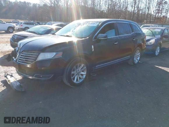 2018 Lincoln MKT with VIN 2LMHJ5NK5JBL02245, listed as a IAAI auction lot 41430571 with 293,537 mi miles and . Bid and sale history available at carsss.com. Image 17.