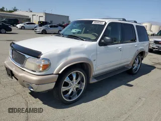 2000 Ford Explorer Eddie Bauer with VIN 1FMDU84P2YZB86557, listed as a Copart auction lot 59590365 with 140,872 mi miles and Salvage title. Bid and sale history available at DreamBid. Image 1.