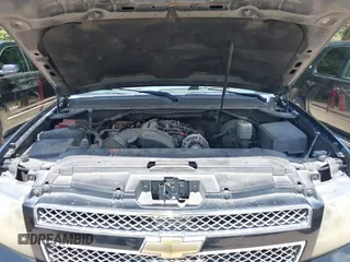 2011 Chevrolet Tahoe LT with VIN 1GNSCBE01BR389984, listed as a IAAI auction lot 42673033 with 289,294 mi miles and . Bid and sale history available at DreamBid. Image 10.