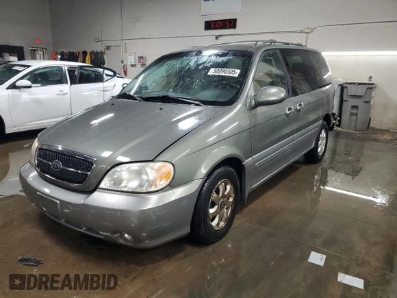 2005 Kia Sedona LX with VIN KNDUP132256690810, listed as a Copart auction lot 50096505 with 88,003 mi miles and Salvage Title. Bid and sale history available at carsss.com. Image 1.