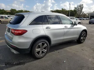 2018 Mercedes-Benz GLC 300 z VIN WDC0G4KB2JV102108, wystawiony jako Copart lot #51797515 z przebiegiem 62 798 mil mil oraz Szkoda całkowita • Salvage title. Historia ofert i sprzedaży dostępna na DreamBid. Obrazek 3.