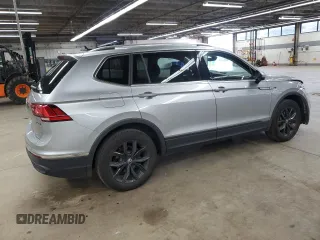 2024 Volkswagen Tiguan SE z VIN 3VV2B7AX0RM107682, wystawiony jako Copart lot #63655555 z przebiegiem 46 998 mil mil oraz Czysty tytuł • Clean title. Historia ofert i sprzedaży dostępna na DreamBid. Obrazek 3.