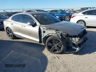 2019 Volvo S60 Inscription with VIN 7JRA22TL9KG001806, listed as a IAAI auction lot 41391582 with 97,189 mi miles. Bid and sale history available at carsss.com. Image 1.