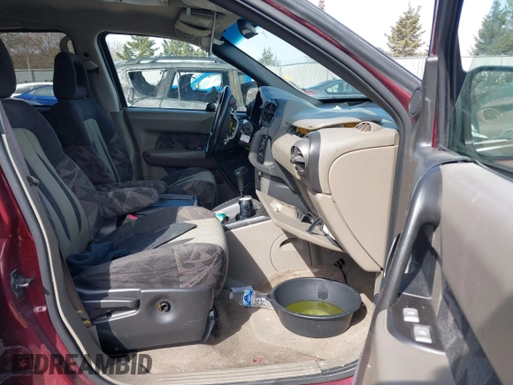 2001 Pontiac Aztek GT z VIN 3G7DA03E51S531919, wystawiony jako IAAI lot #41858636 z przebiegiem 142 539 mil mil oraz . Historia ofert i sprzedaży dostępna na DreamBid. Obrazek 5.