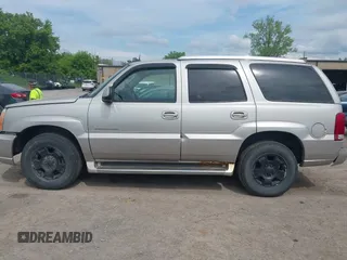 2004 Cadillac Escalade z VIN 1GYEK63N14R177291, wystawiony jako IAAI lot #42263535 z przebiegiem 170 550 mil mil oraz . Historia ofert i sprzedaży dostępna na DreamBid. Obrazek 14.