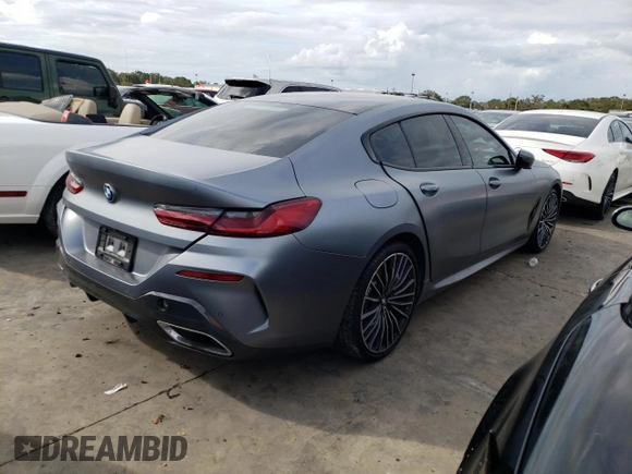 2022 BMW 8 Series 840i z VIN WBAGV2C03NCH48934, wystawiony jako Copart lot #62350752 z przebiegiem Nie podano mil oraz . Historia ofert i sprzedaży dostępna na DreamBid. Obrazek 4.