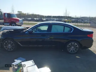 2020 BMW 5 Series 530i xDrive z VIN WBAJR7C03LCD76807, wystawiony jako IAAI lot #41887586 z przebiegiem 54 830 mil mil oraz . Historia ofert i sprzedaży dostępna na DreamBid. Obrazek 14.