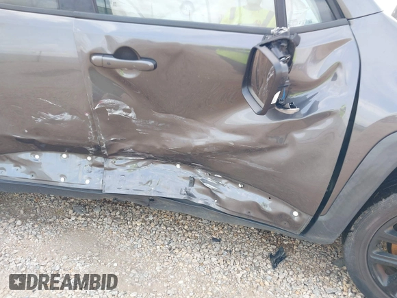 2017 Jeep Renegade Latitude с VIN ZACCJBBB5HPE59972, выставлен на аукционе IAAI как лот 40132369 с пробегом 121 679 миль миль и . История ставок и продаж доступна на DreamBid. Изображение 6.
