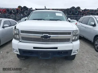 2009 Chevrolet Silverado 1500 LTZ with VIN 3GCEK33MX9G111454, listed as a IAAI auction lot 41148492 with 303,878 mi miles. Bid and sale history available at carsss.com. Image 12.