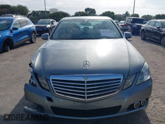 2011 Mercedes-Benz E-Class E 350 Luxury with VIN WDDHF8HB1BA485662, listed as a IAAI auction lot 41978098 with 28,765 mi miles. Bid and sale history available at carsss.com. Image 12.