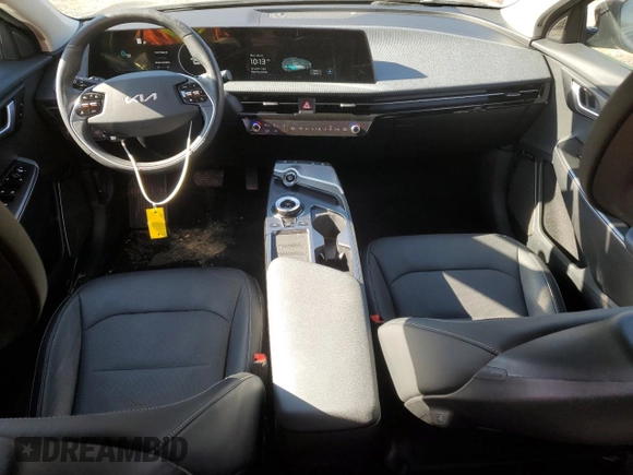 2022 Kia EV6 Wind z VIN KNDC34LAXN5065979, wystawiony jako Copart lot #46663755 z przebiegiem 19 077 mil mil oraz Szkoda całkowita • Salvage title. Historia ofert i sprzedaży dostępna na DreamBid. Obrazek 8.