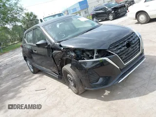 2022 Nissan Kicks S with VIN 3N1CP5BV8NL488660, listed as a IAAI auction lot 41875893 with 35,030 mi miles. Bid and sale history available at carsss.com. Image 1.