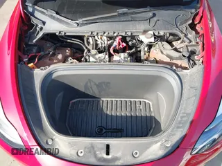 2022 Tesla Model Y Performance z VIN 7SAYGDEF0NF518740, wystawiony jako IAAI lot #41785358 z przebiegiem 50 692 mil mil oraz . Historia ofert i sprzedaży dostępna na DreamBid. Obrazek 10.