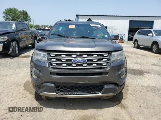 2017 Ford Explorer XLT z VIN 1FM5K8DH8HGA21577, wystawiony jako Copart lot #56298555 z przebiegiem 104 874 mil mil oraz Szkoda całkowita • Salvage title. Historia ofert i sprzedaży dostępna na DreamBid. Obrazek 5.