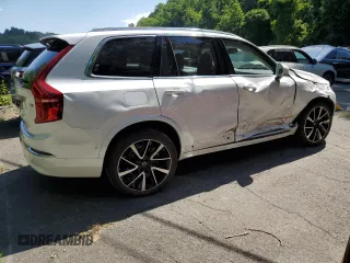 2025 Volvo XC90 Plus with VIN YV4062PEXS1335353, listed as a Copart auction lot 62698635 with 3,168 mi miles and Salvage title. Bid and sale history available at DreamBid. Image 3.