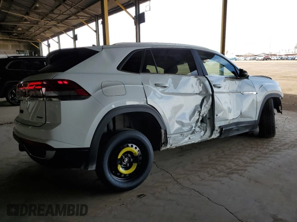 2024 Volkswagen Atlas SE z VIN 1V2KE2CA1RC201958, wystawiony jako Copart lot #59052675 z przebiegiem 43 922 mil mil oraz Szkoda całkowita • Salvage title. Historia ofert i sprzedaży dostępna na DreamBid. Obrazek 3.