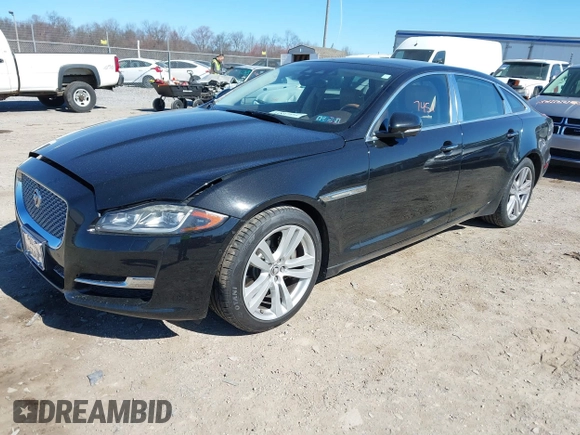 2018 Jaguar XJ Portfolio z VIN SAJWJ2GD2J8W13463, wystawiony jako IAAI lot #41897451 z przebiegiem 70 448 mil mil oraz . Historia ofert i sprzedaży dostępna na DreamBid. Obrazek 17.