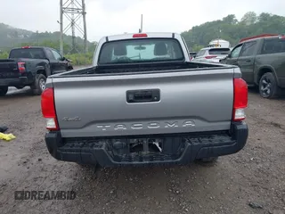 2017 Toyota Tacoma SR z VIN 5TFSX5EN2HX054134, wystawiony jako IAAI lot #42351829 z przebiegiem 98 592 mil mil oraz . Historia ofert i sprzedaży dostępna na DreamBid. Obrazek 17.