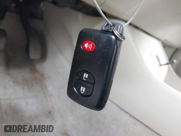 2011 Toyota Prius I z VIN JTDKN3DU4B0306405, wystawiony jako IAAI lot #42289927 z przebiegiem 152 097 mil mil oraz . Historia ofert i sprzedaży dostępna na DreamBid. Obrazek 11.
