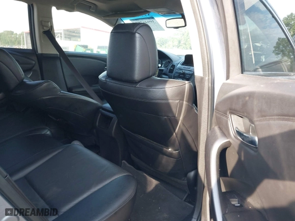 2013 Acura RDX with VIN 5J8TB3H33DL017338, listed as a IAAI auction lot 39946783 with 218,204 mi miles. Bid and sale history available at carsss.com. Image 8.