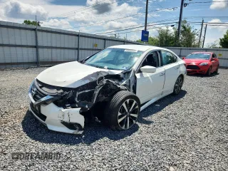 2017 Nissan Altima SR with VIN 1N4AL3AP8HC120668, listed as a Copart auction lot 63930695 with 60,877 mi miles and Salvage title. Bid and sale history available at DreamBid. Image 1.